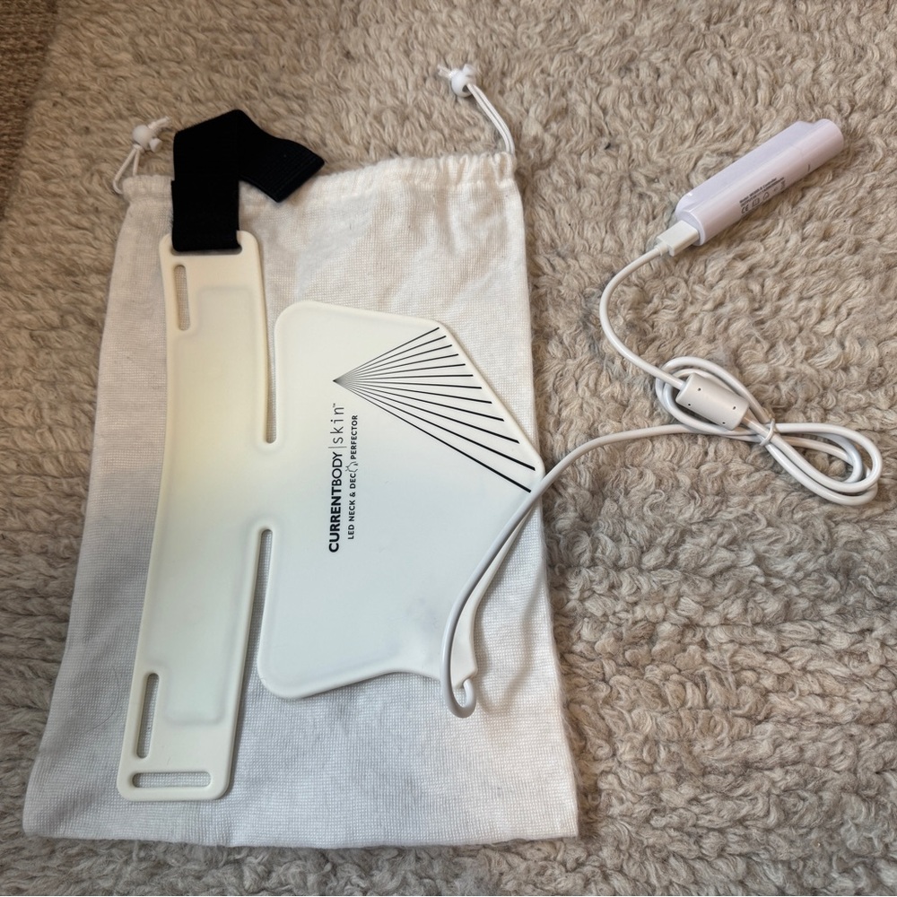 CurrentBody LED Neck & Décolletage Mask